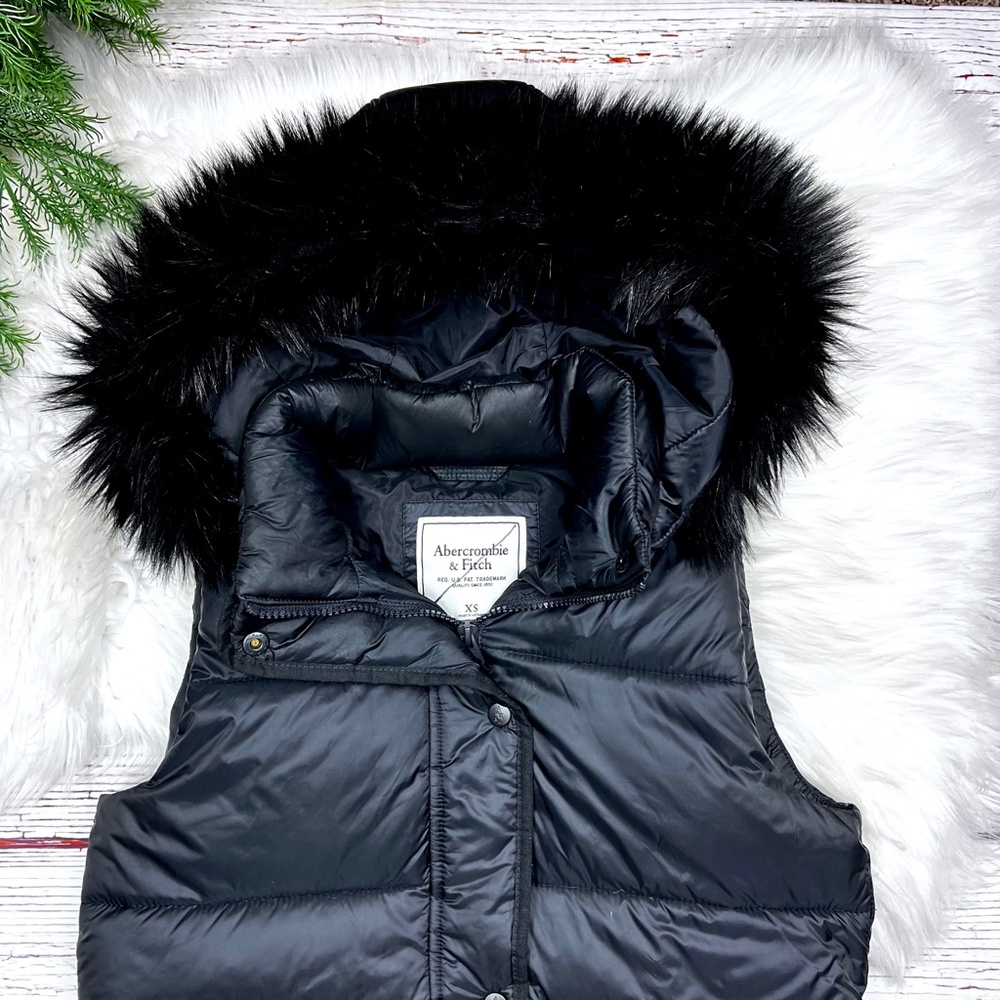 *|•ABERCROMBIE & FITCH•| Puffer Vest Water/Wind Resistant Faux Fur Trimmed Hood* - Picture 4 of 15